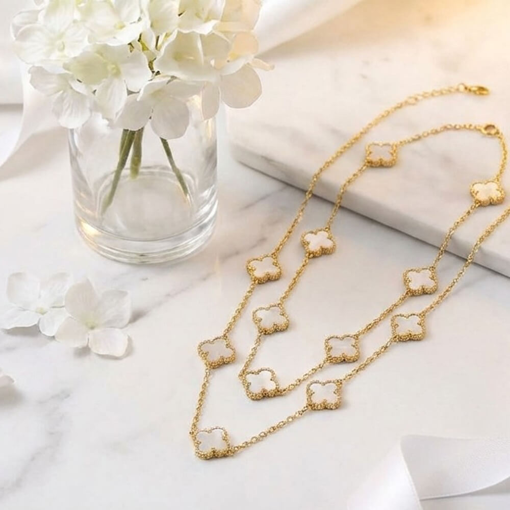 Raee Luxury Clover Pendant Necklace Set