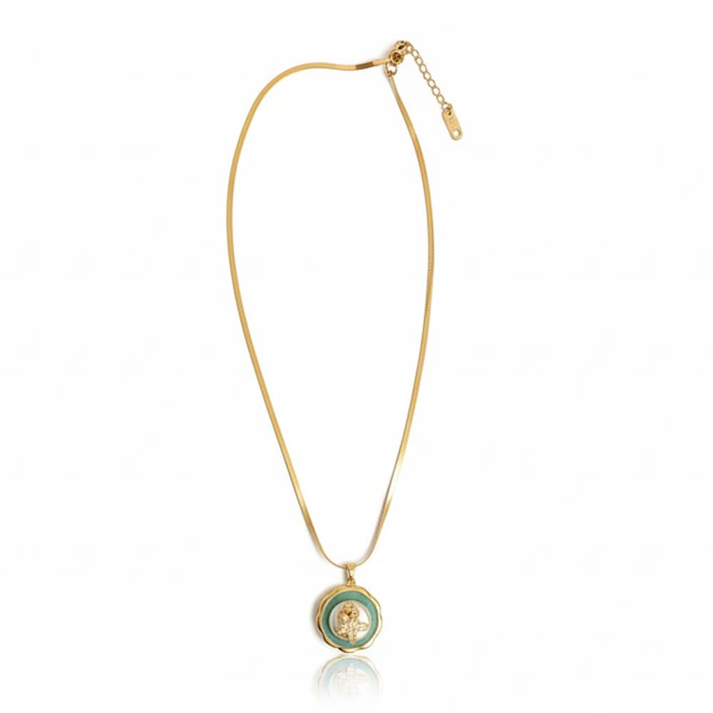Raee Luxary Round Crystal Pendant