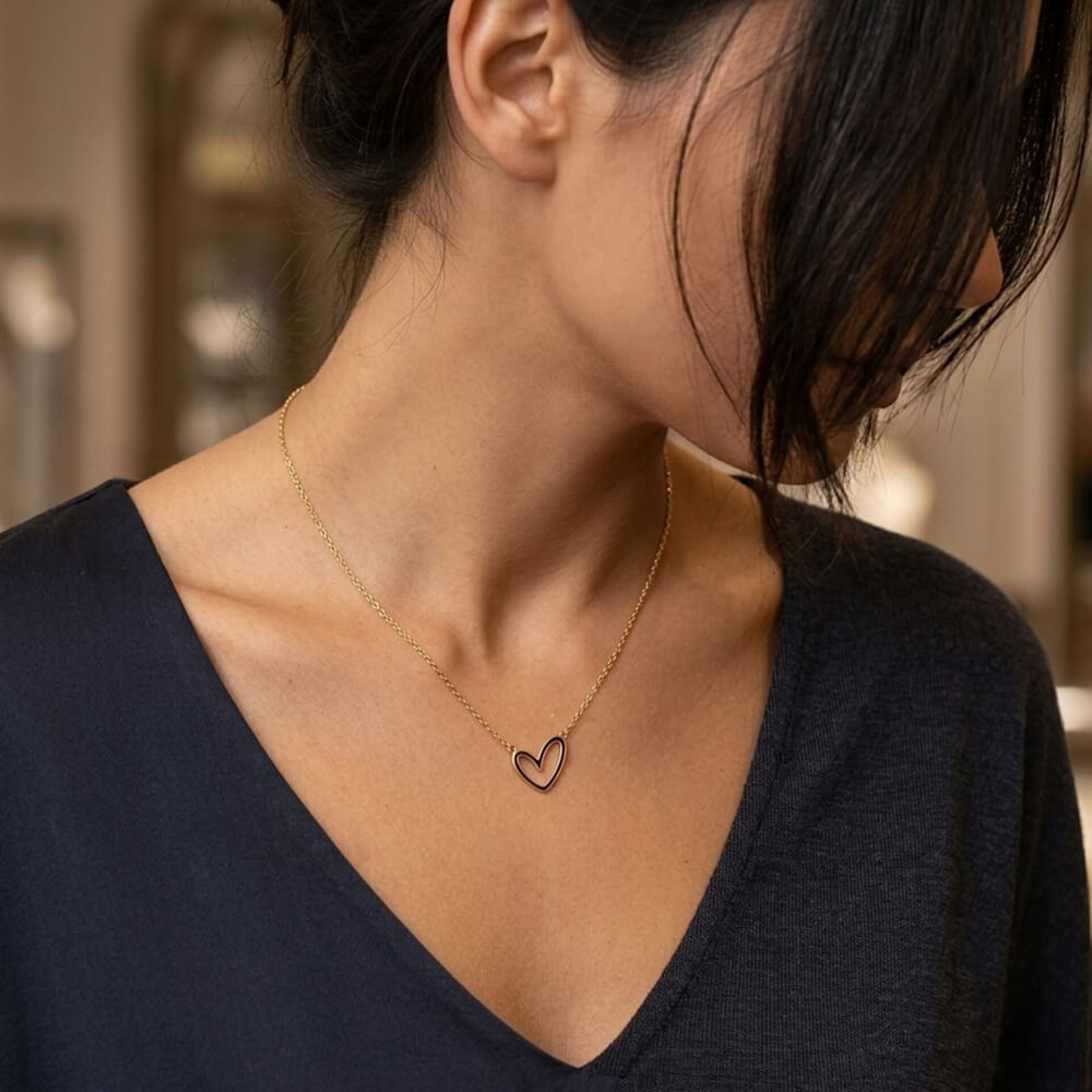 Raae Elegant Heart Shaped Pendant