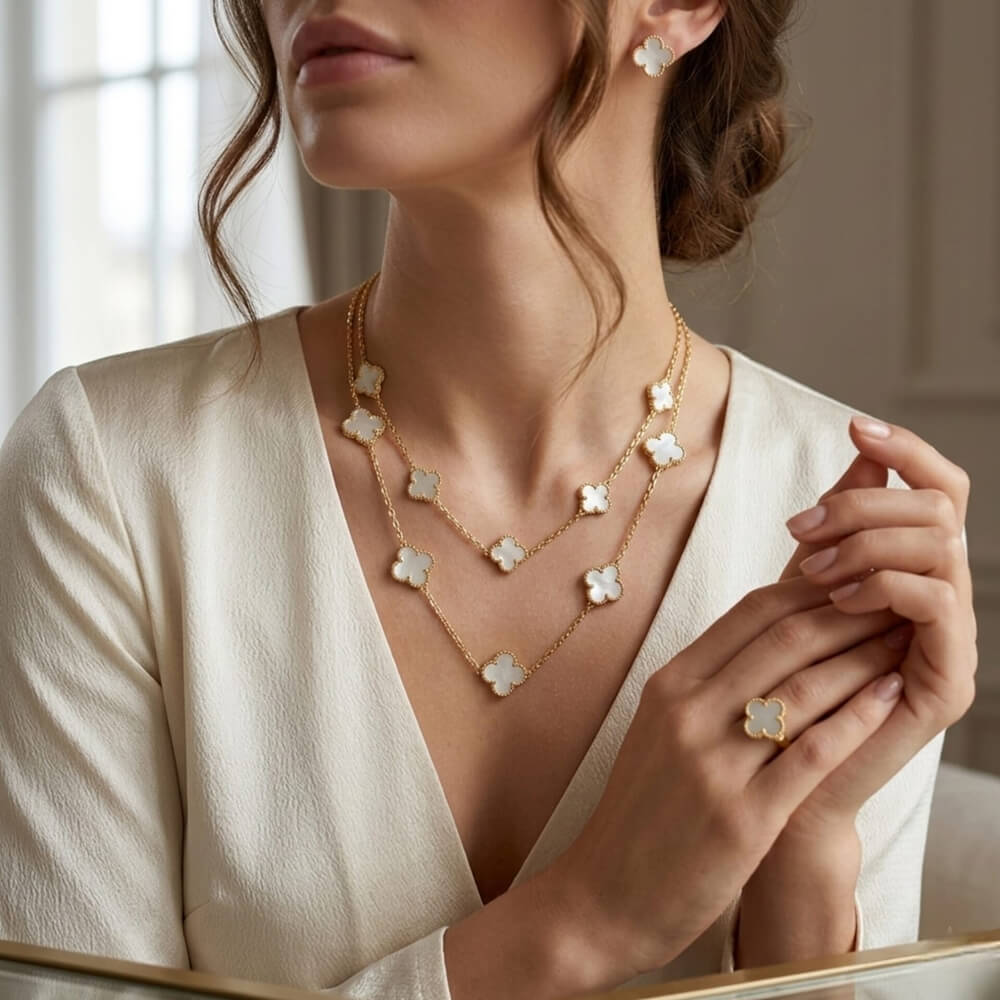 Raee Luxury Clover Pendant Necklace Set